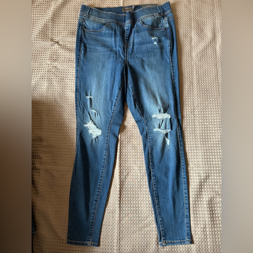 Torrid Lean Jean 1X 14-16 NWT Distressed Blue Jeans